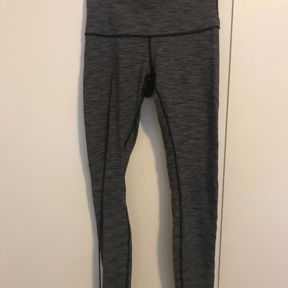 Size 8 High Waisted Wunder Under Leggings